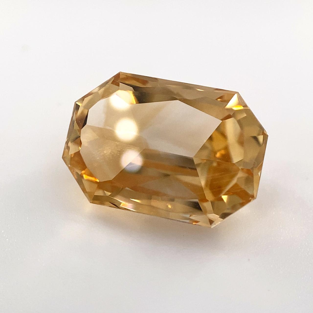 7.9ct Danburite
