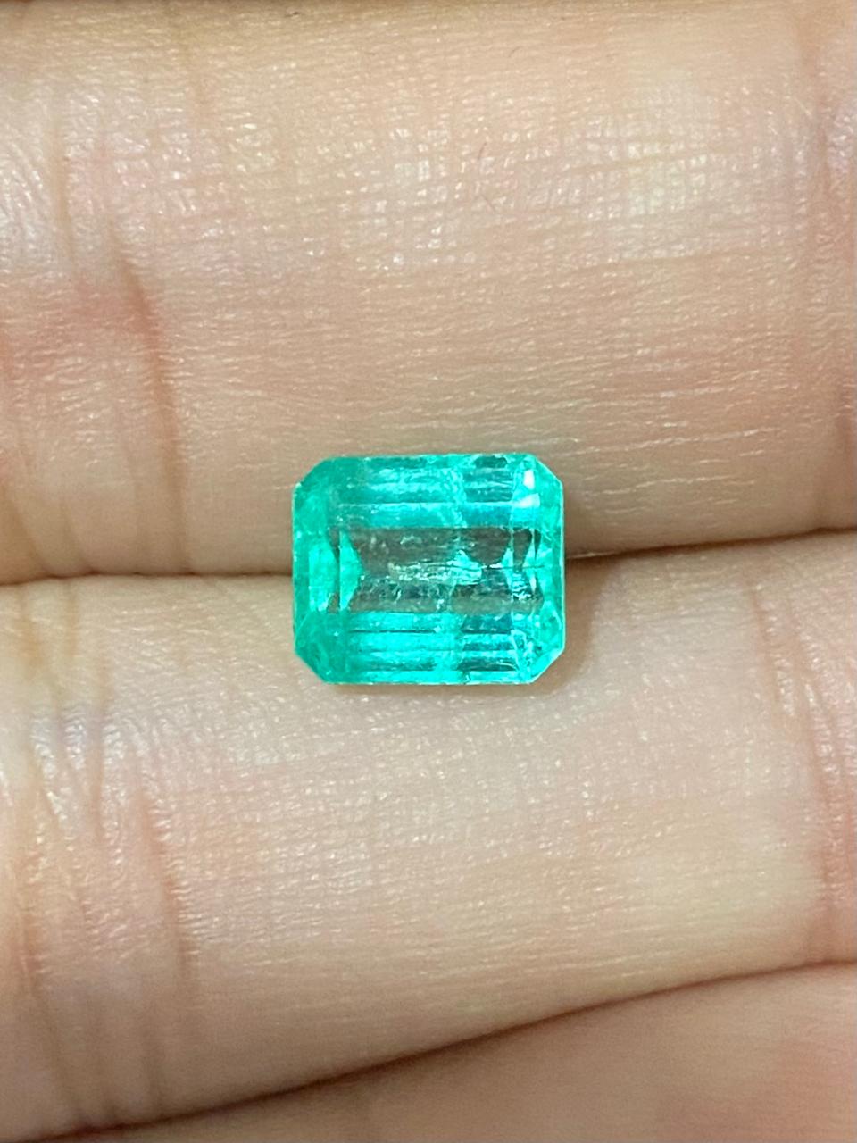 2.4ct Colombian emerald